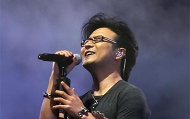 飞得更高吉他谱